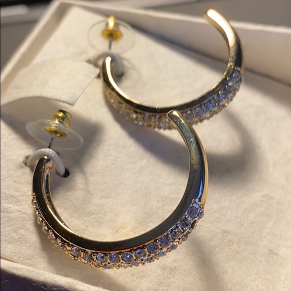 Gold loop earrings - Picture 7 of 7